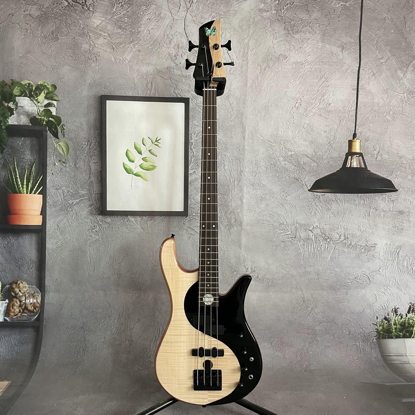 Factory 4 Strings Yin Yang Electric Bass Guitar Maple Neck Dot Inlay Free Ship